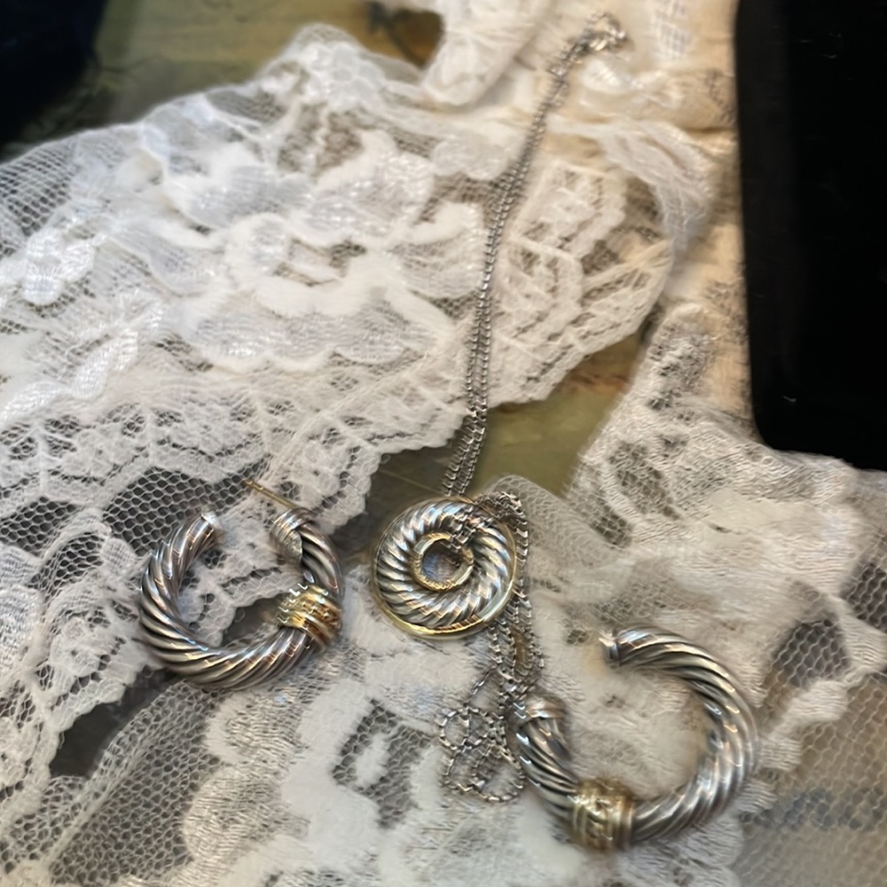 David Yurman 18 K Sterling Cable Necklace - Picture 12 of 16